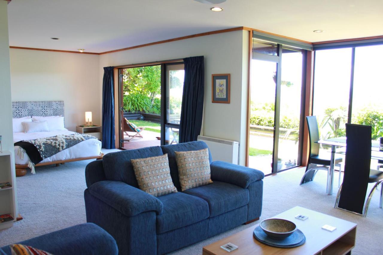 View Garden Apartment *